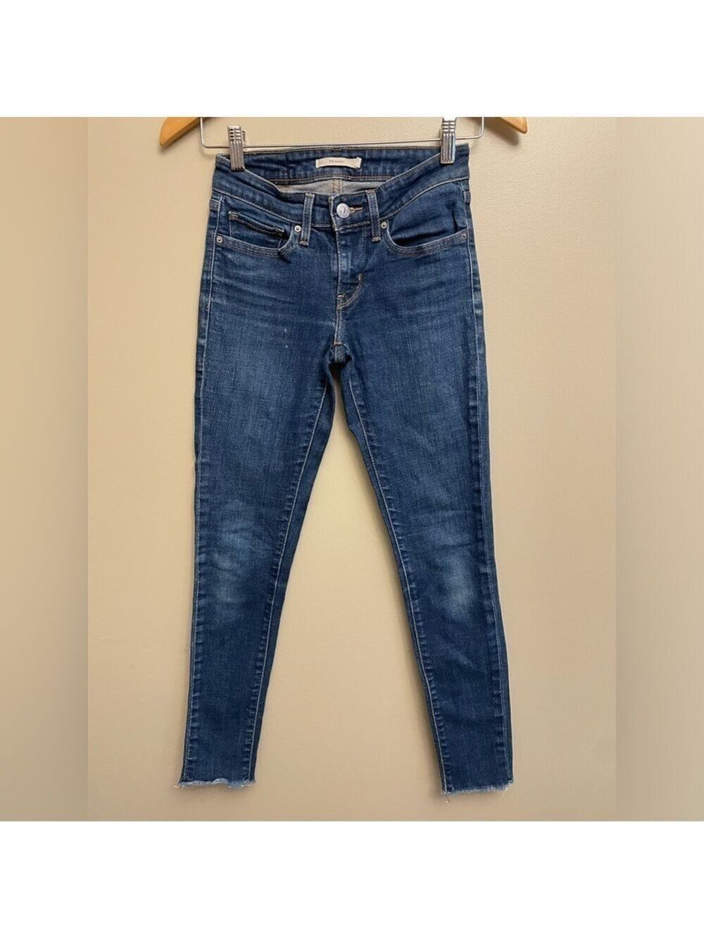 Levi’s 711 Skinny Jeans Raw Hem 24